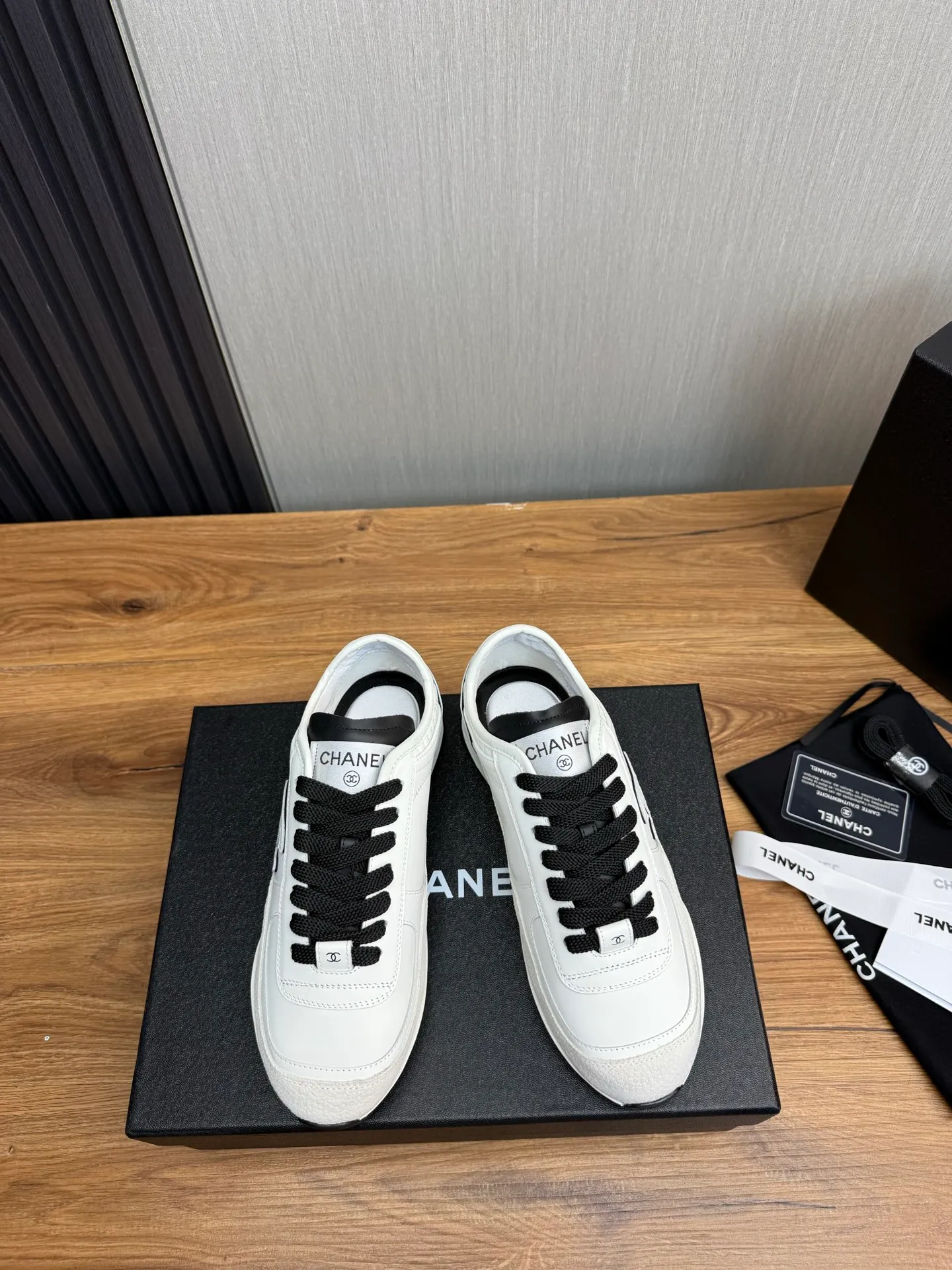 Men's men's shoes 💰600💰 Chanel Chanel 25A latest couple's white shoes casual sports shoes skate shoes 🩷💚 original purchase and development production Xiaoxiang C Home counter another super hot model, loved by Internet celebrity bloggers and ladies, various praises on social platforms, super popular and high quality 😍😍 latest material classic black and white color matching The upper foot is full of fashion 🎊🎊 ▪️Material: Original customized imported cowhide material ▪️Inner lining: Customized mesh ▪️Sole: Original open-molded TPU non-slip outsole ▪️Size: 35-44